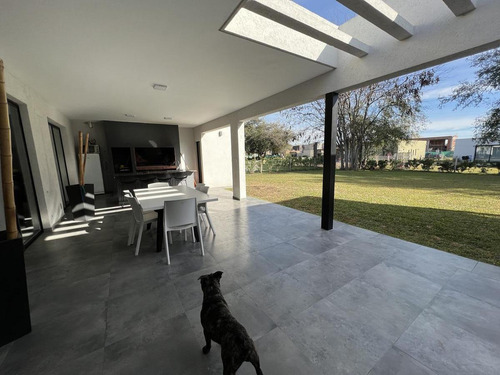 Imagen 7 de 30 de Casa - Countries/b.cerrado (moreno)