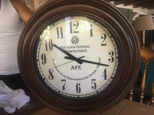 Imagen 9 de 12 de Reloj Tipo Antiguo Estacion Piriápolis Ferrocarril Afe