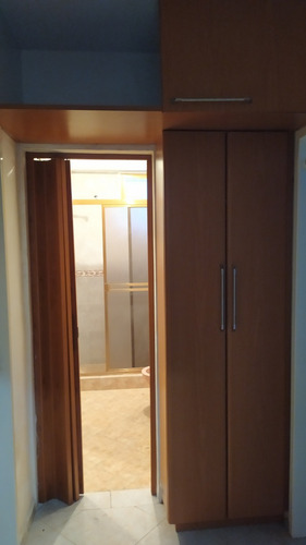 Venta Amplio Apartamento En La Avenida Perimetral De San Antonio De Los Altos Bv