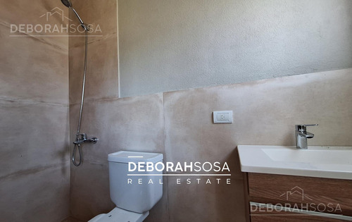 Casa En Venta En Barrio-el Canton -al Agua-zona Norte -a La Laguna-escobar