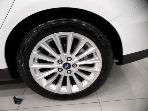 Ford Focus 2.0 TITANIUM FASTBACK 16V FLEX 4P POWERSHIFT