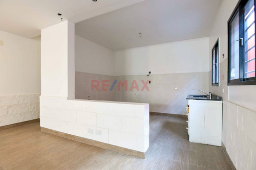 Venta Hermosa Casa 6 Amb En Barracas Con Cocheras