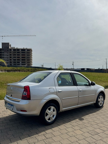 Renault Logan 1.6 Expression Hi-power 4p