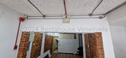 Maripérez !! Estupendo Local Comercial A Pie De Calle, 70 M2, 1 Baño, 2 Pe, Cómodos Espacios, Facilidades Para Carga Y Descarga De Mercancía. Extraordinaria Ubicación !!