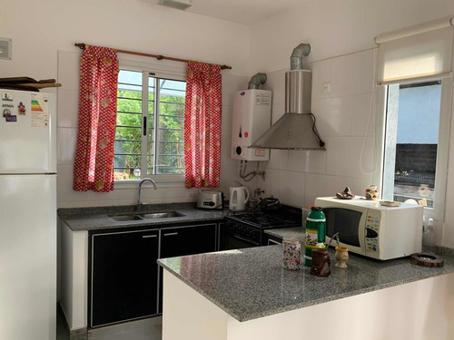 Casa De 4 Ambientes Y Dos Baños