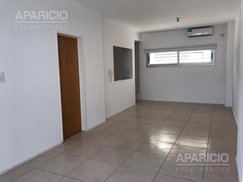Imagen 7 de 10 de Departamento - La Plata