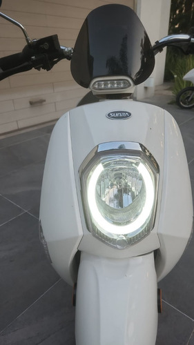 Imagen 8 de 15 de Moto Electrica Sunra Grace / Litio / 4500 Km / Scooter