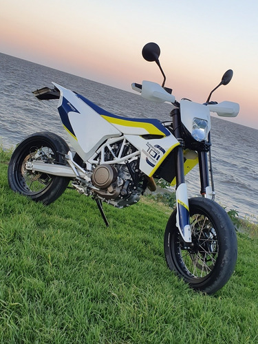 Husqvarna 701 Supermoto