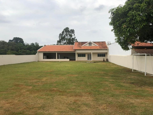 Imagem 17 de 18 de Chácara 1100m2, 200m2 De Área Construida, Salão Grande Para Festas Com Churrasqueira E Forno A Lenha, Casa Com Sotão, Cozinha E Banheiro - Ch00182 - 70394100