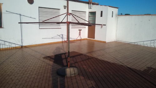 Importante Casa En Venta Con Local Comercial