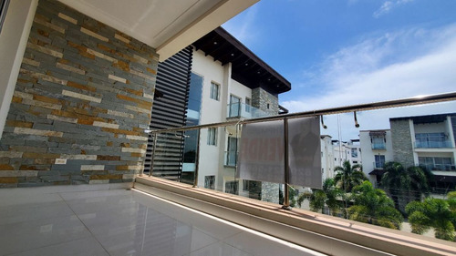 Penthouse En Venta En Urbanización La Caperuza, San Francisco De Macoris