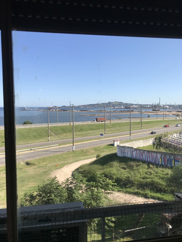 Apartamento En Venta En La Zona De Capurro !