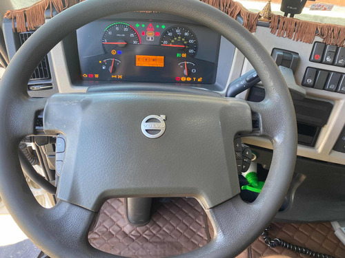 Volvo Vm 330 8x2 Bitruck - 2018 No Chassi