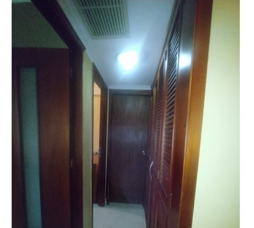 Imagen 11 de 14 de Oficina En Tazajal, Naguanagua, Cc Biarritz