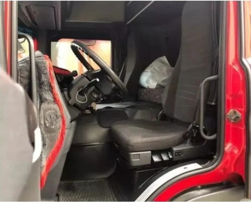 Scania P310 4x2 Na Carreta Graneleira