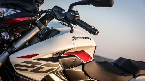 #006 - Bajaj Dominar 200cc - 0km