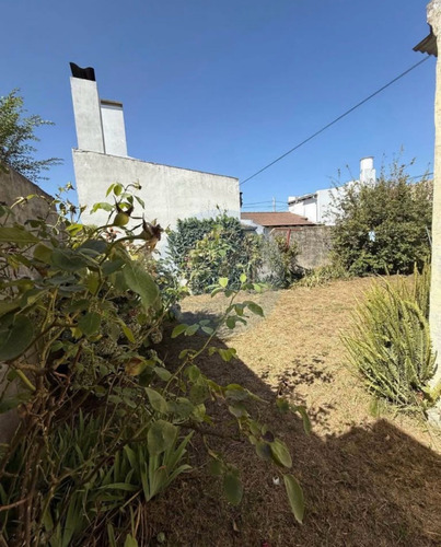 Casa De 2 Dormitorios En Calle Vistalli Y Pasaje N°3, Tandil