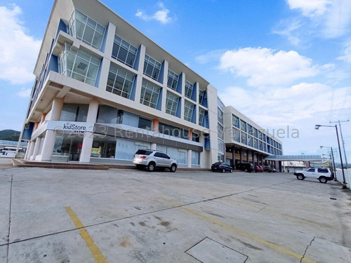 Local Comercial En Venta, Ubicacion Estrategica, Rápido Y Fácil Acceso, Situado En Moderno Complejo Comercial Industrial Totalmente Cercado, Amplia Distribución, Vista Panorámica, 