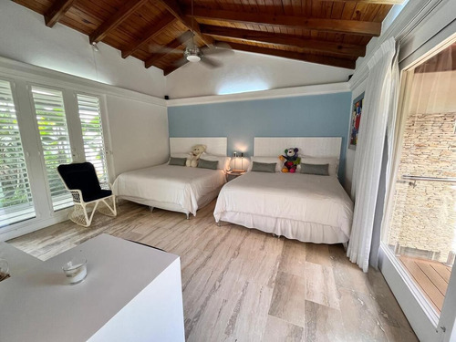 Villa En Venta En Casa De Campo De 10 Habitaciones