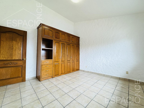 Casa En Fraccionamiento Lomas De Atzingo