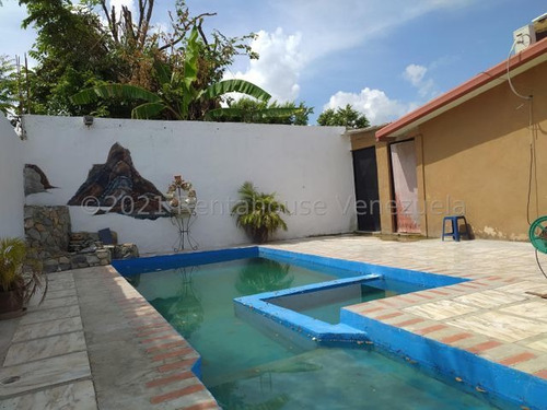 Imagen 1 de 14 de Casa En Cagua Urb El Bosque Con Piscina Ljsa 22-7071