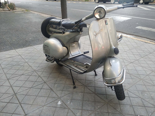 Imagen 15 de 17 de Motoneta Vespa 1957 De Colección