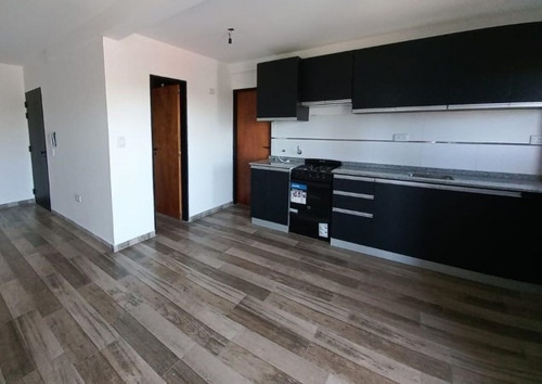Imagen 6 de 14 de Departamento Semipiso Al Frente De 2 Ambientes A Estrenar, 4 Piso, 57 M2. Lanus Centro.