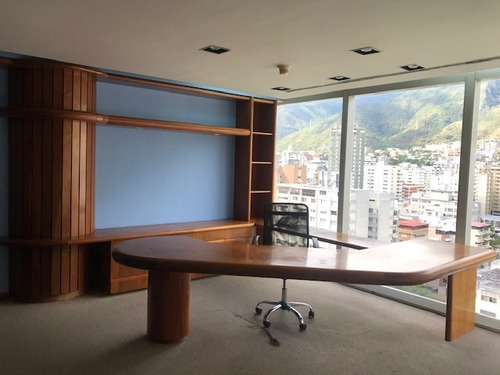 Oficina En Alquiler Los Palos Grandes 546 M2