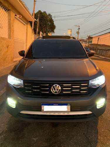 Imagem 1 de 9 de T-croos Confortline 1.0 Com Teto Solar