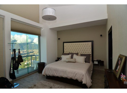 Se Vende Ph 260m2 Alto Hatillo 8680