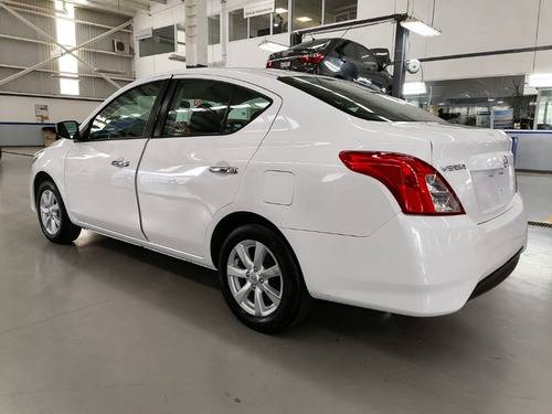Imagen 4 de 15 de Nissan Versa Sense