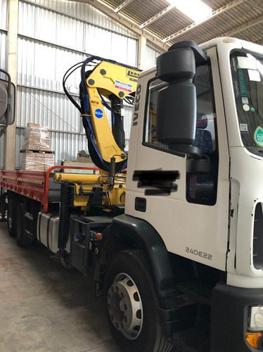Imagem 2 de 5 de Iveco Tector 240e22 6x2 Com Guindauto Luna 20,5t.