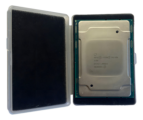 Processador Intel Xeon Silver 4108 CD8067303561500 de 8 núcleos e 3GHz de frequência