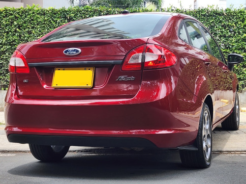 Imagen 5 de 15 de Ford Fiesta Sedan Se