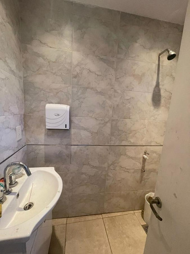 Imagen 10 de 16 de Galpón Comercial 241 M² S/ Colectora De Acceso Oeste - Ituzaingó