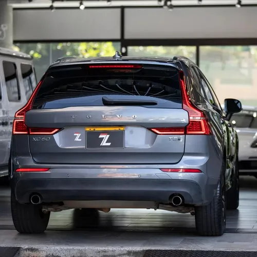 Volvo XC60 T5 awd momentum 2.0