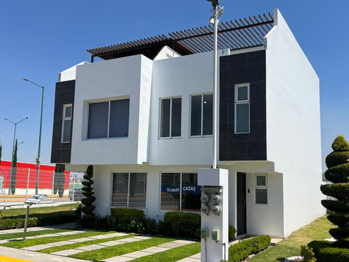 Casa Amplia En Tecamac Residencial, 3 Recamaras Y Alberca, Juegos Y Parques En Zona De Amenidades