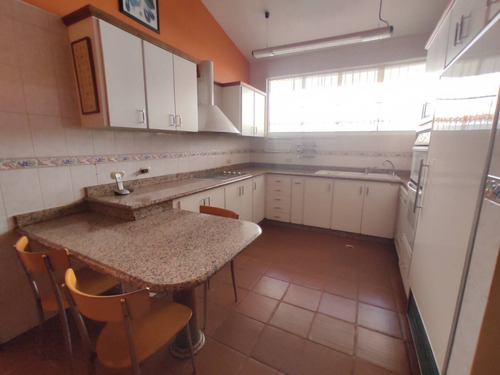 Imagen 5 de 7 de Liliana Martinez Venta Hermosa Casa Quinta La Viña Calle Cerrada