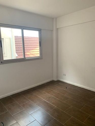 Imagen 8 de 18 de Departamento En Venta De 2 Ambientes En San Justo