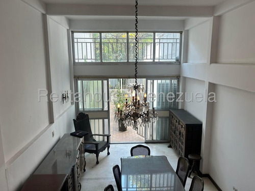 Se Vende Casa Para Remodelar ,de 3 Niveles ,ubicada En San Bernardino 25-17282