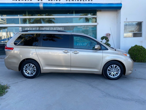 Imagen 4 de 15 de Toyota Sienna Xle Tela 2014 Arena