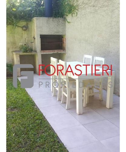 Imagen 3 de 15 de Excelente Depto 3 Amb Con Jardin Y Cochera