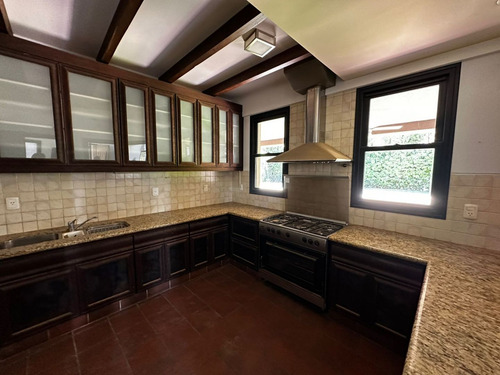 Casa En Venta En Dalvian Sa