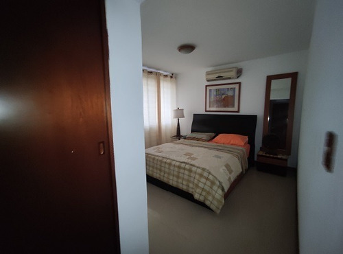 Imagen 7 de 17 de En Venta Casa Quinta De Dos Niveles, Macaracuay 631m2, 5h, 7b, 4m,5pe