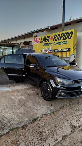 Volkswagen Voyage 2013 1.0 Tec Total Flex 4p