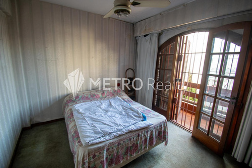 Casa En Venta 6 Ambientes Con Cochera En Villa Del Parque
