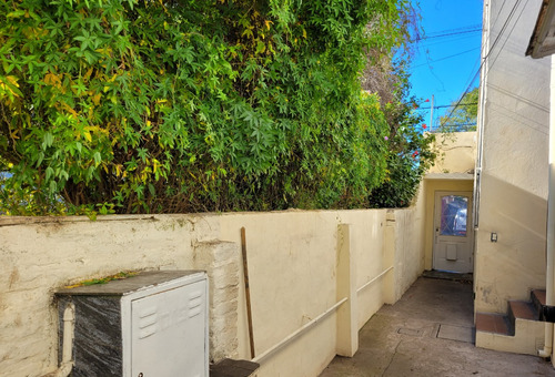 Venta Ph 4 Ambientes Con 2 Patios. Sin Expensas. Zona Pompeya