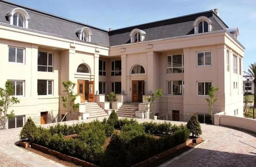 Venta De Excelente Departamento En Chateau El Palmar Nordelta Con Jardín Y Pileta Propio.