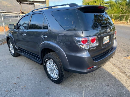 Imagen 3 de 10 de Toyota Fortuner