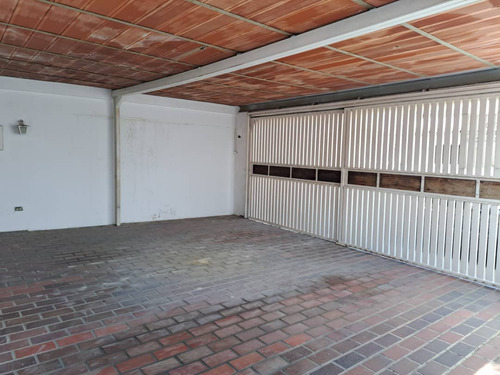 Casa En Venta De 5 Hab Nueva Barcelona Anzoátegui
